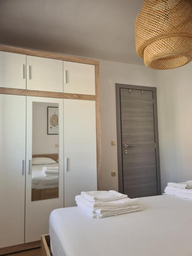 Hello Sunshine - Apartment On The Beach Zubovići Buitenkant foto